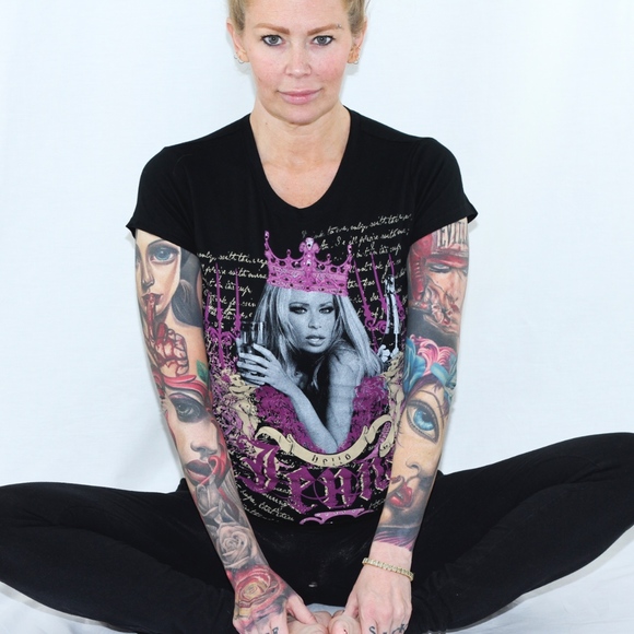 Rare from “Hello Jenna” series Swarovski Queen tee - Picture 3 of 8